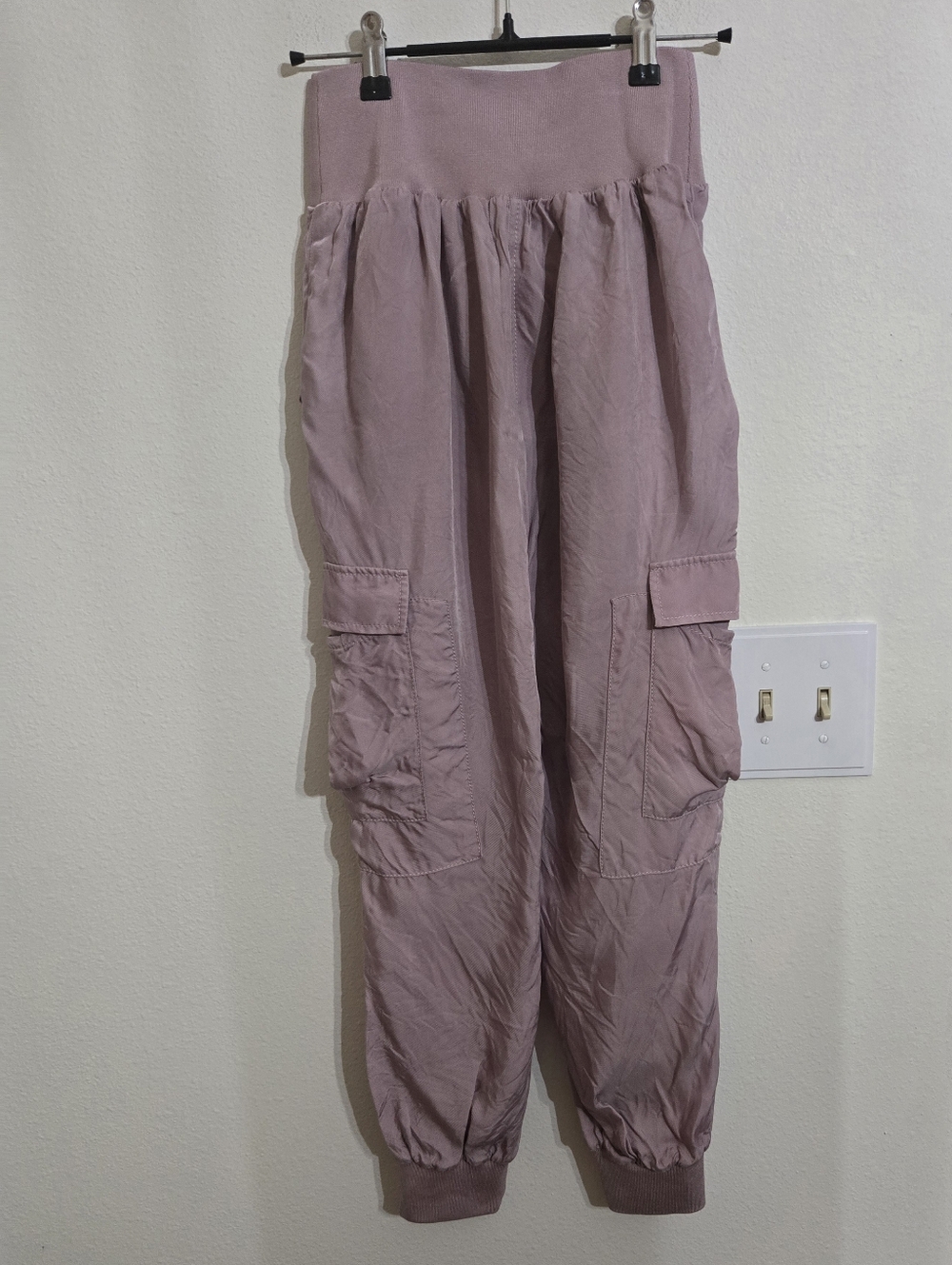 cinq a sept dusty mauve cargo joggers